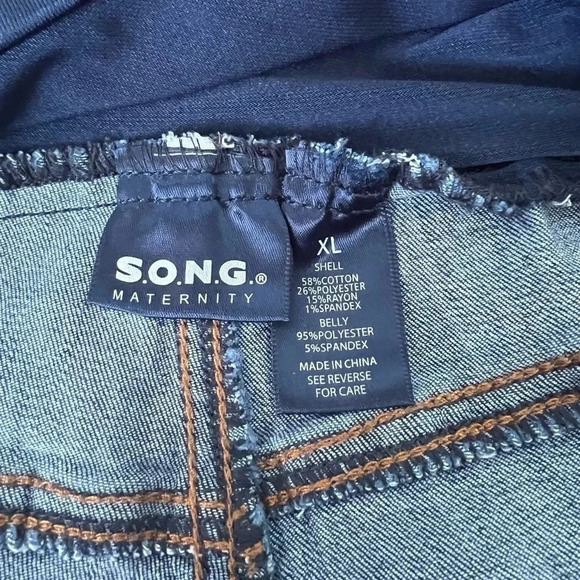 SONG Maternity Over The Bump Jean Shorts | Dark Wash Distressed - Picture 4 of 6